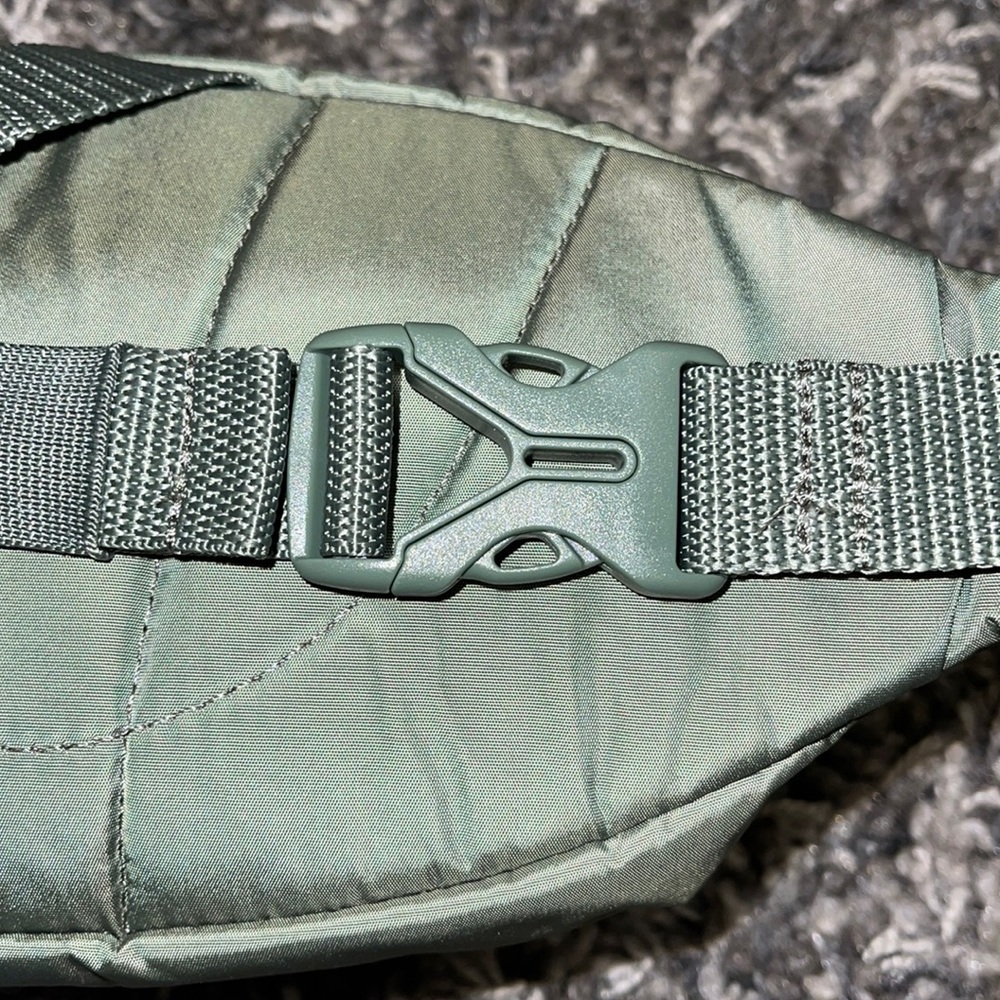 New Adidas Originals National Waist Pack / Crossbody in ( Army, Military Green ) - Picture 9 of 12